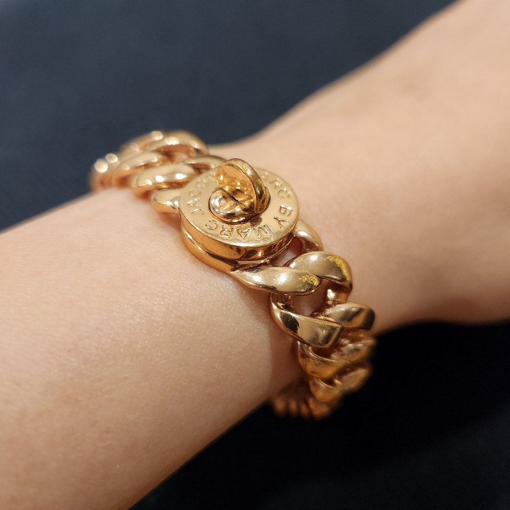 Marc by Marc Jacobs Small Turnlock Katie Link Rose Gold Bracelet